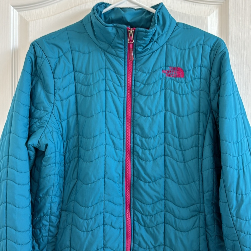 The North Face Women’s Bombay Jacket - Picture 3 of 10